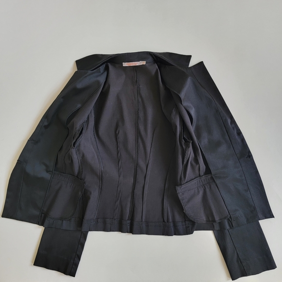 Nuna Lie Black Satin Short Blazer - Picture 7 of 13